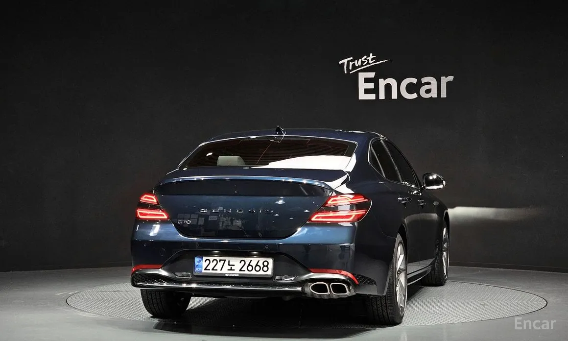 Фото 4 - Genesis G70