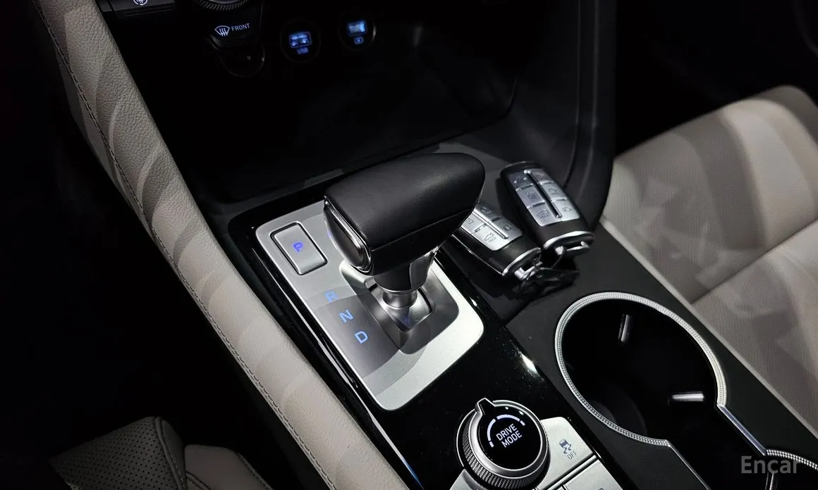 Фото 9 - Genesis G70