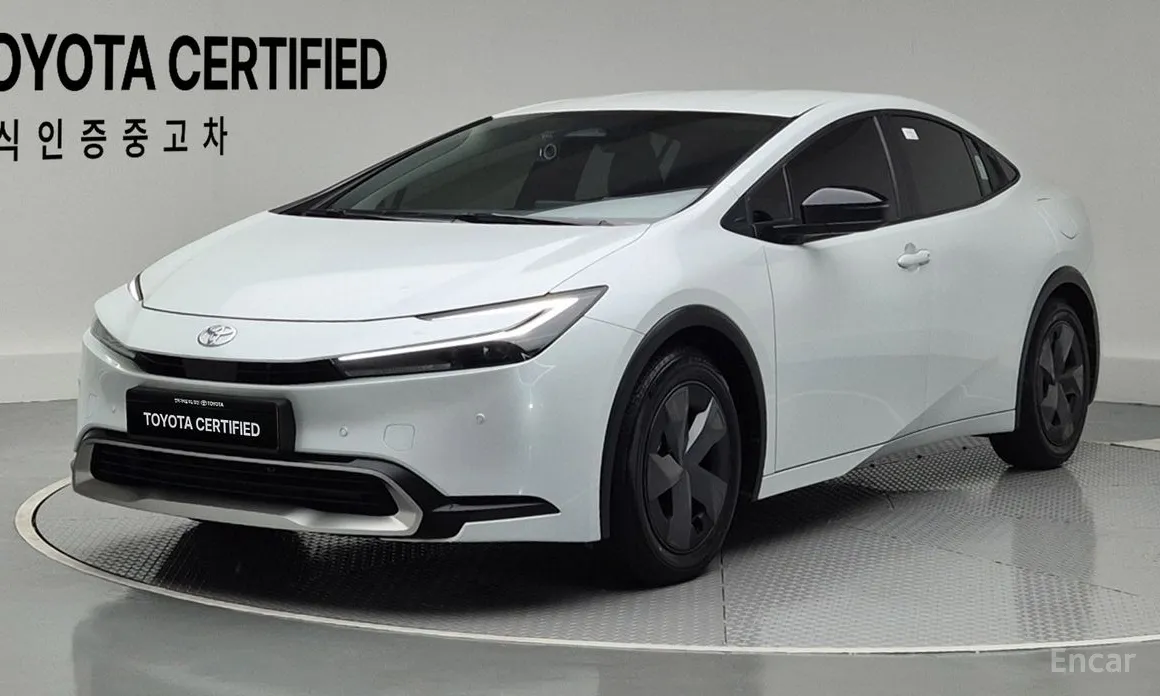 Фото 1 - Toyota Prius