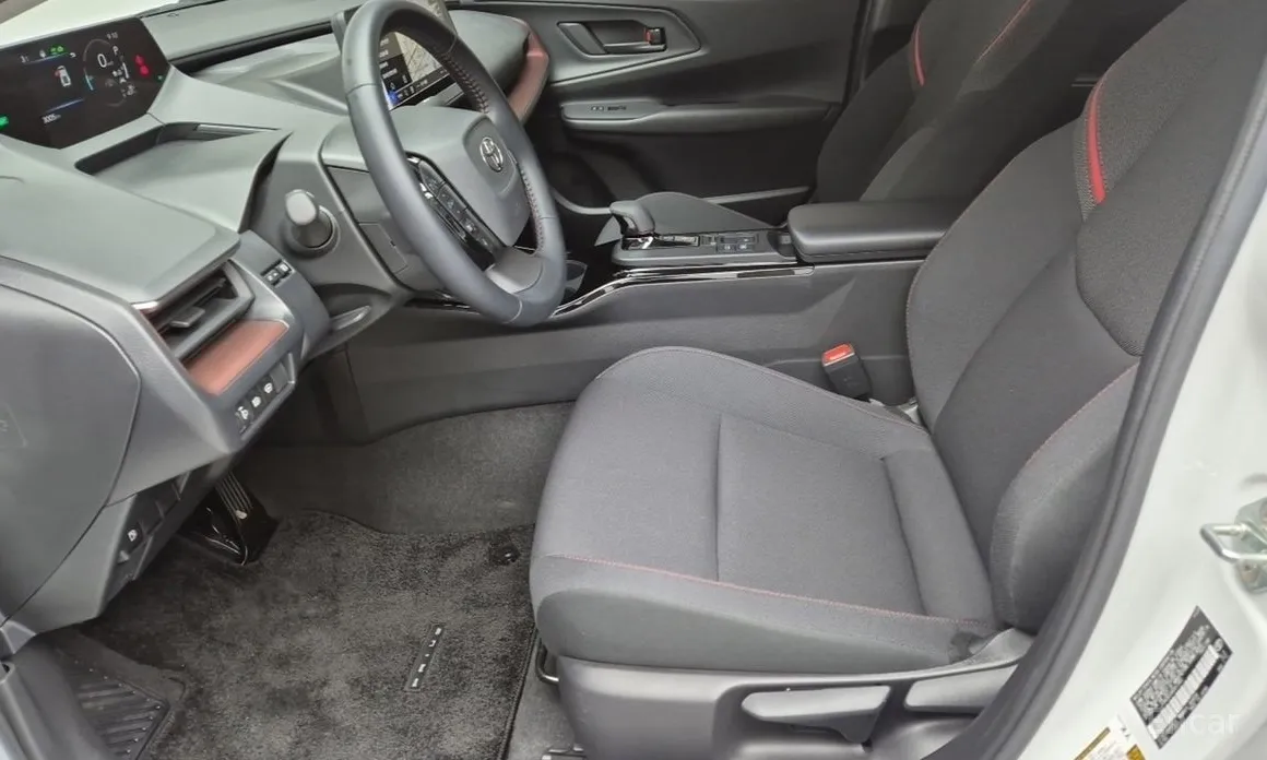 Фото 10 - Toyota Prius