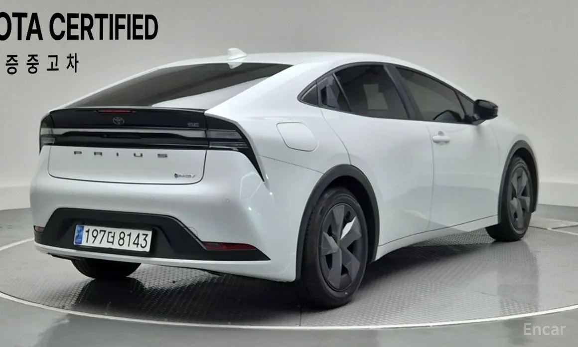 Фото 2 - Toyota Prius