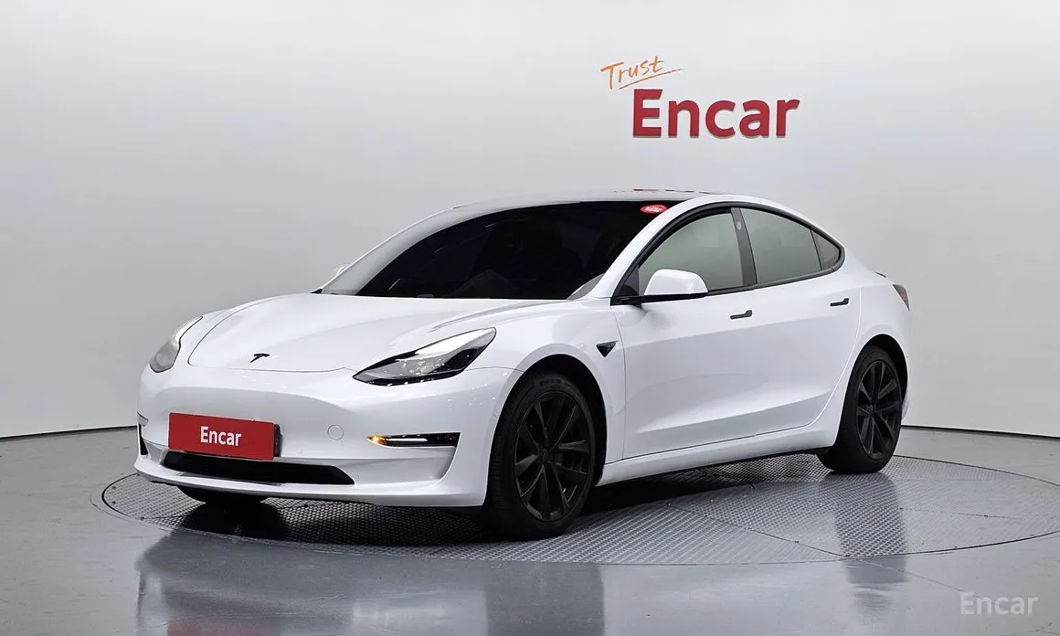 Фото 1 - Tesla Model 3