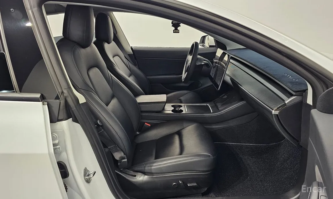 Фото 10 - Tesla Model 3