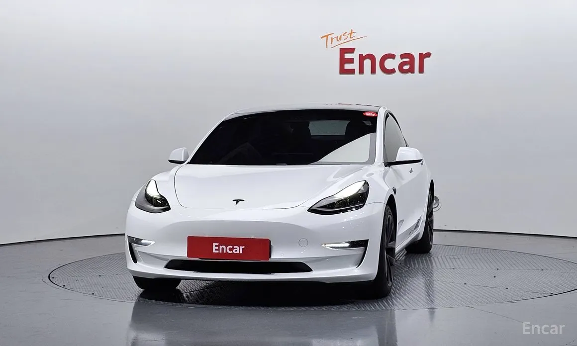 Фото 3 - Tesla Model 3