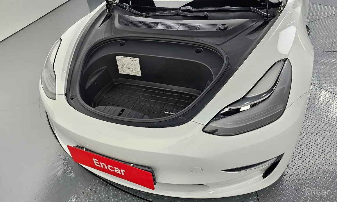 Фото 6 - Tesla Model 3