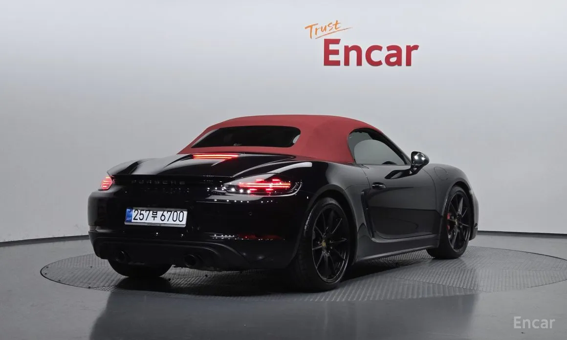 Фото 2 - Porsche 718