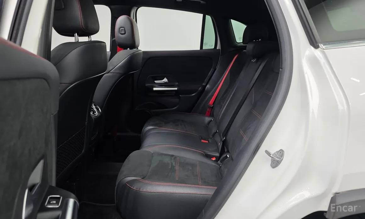 Фото 12 - Mercedes-Benz GLA-Class