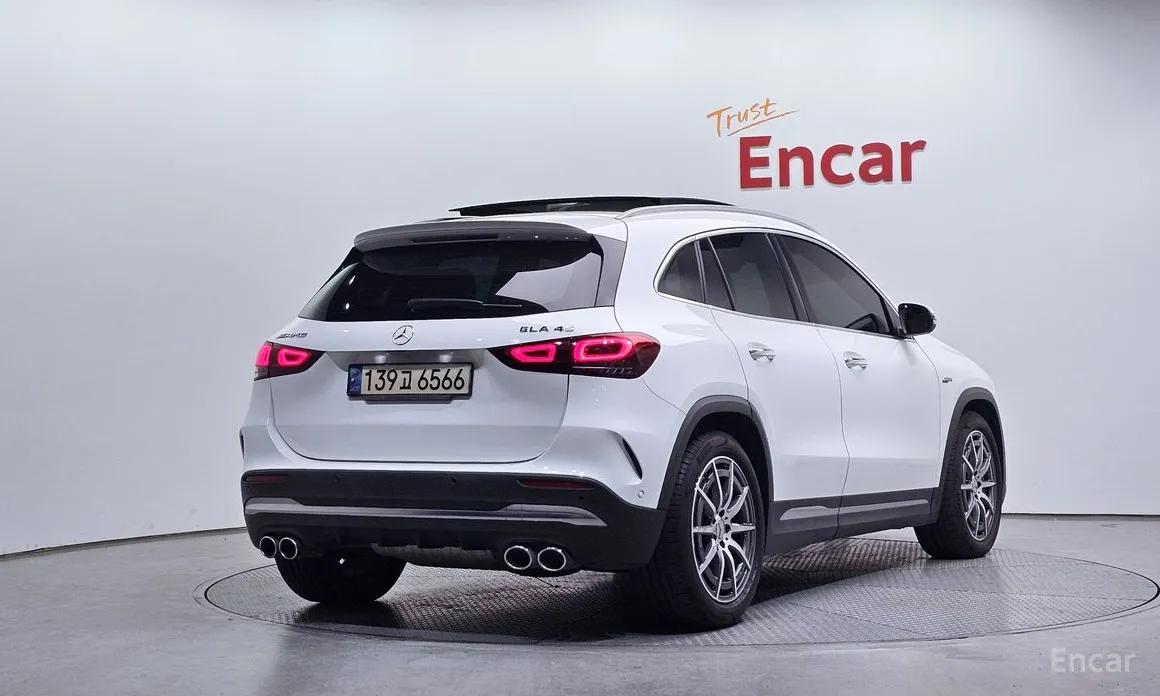 Фото 2 - Mercedes-Benz GLA-Class