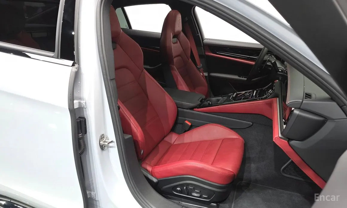 Фото 10 - Porsche Panamera