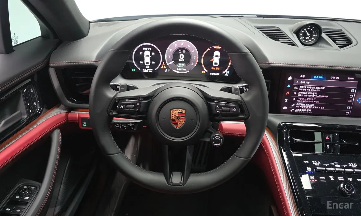 Фото 13 - Porsche Panamera