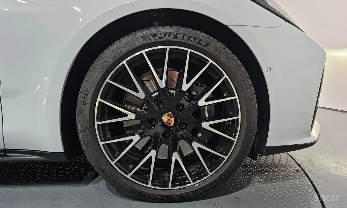 Фото 5 - Porsche Panamera