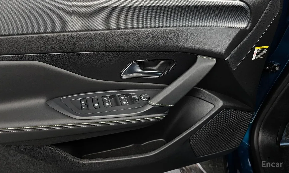 Фото 17 - Peugeot 408