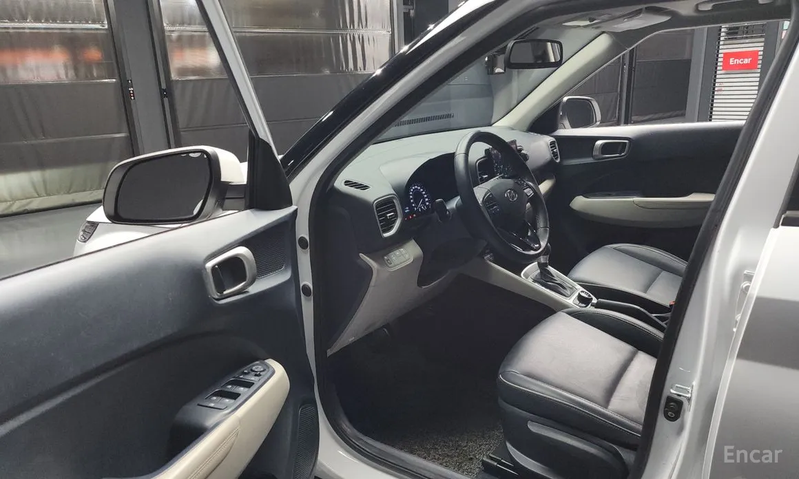 Фото 10 - Hyundai Venue