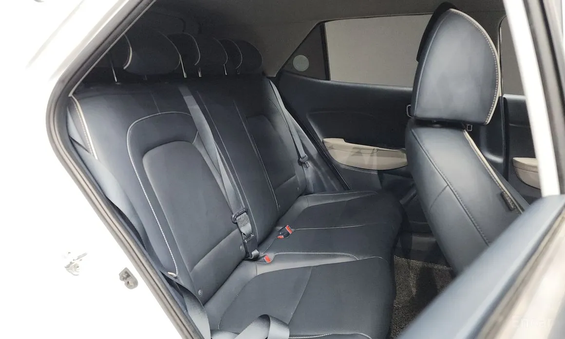 Фото 12 - Hyundai Venue