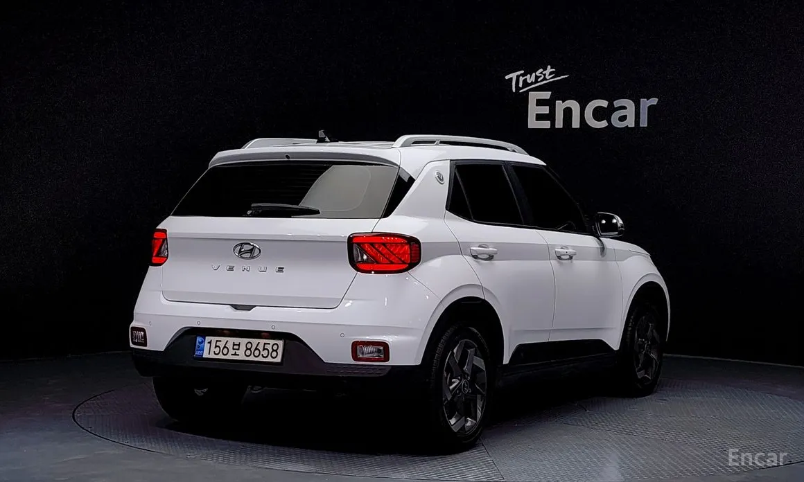 Фото 2 - Hyundai Venue