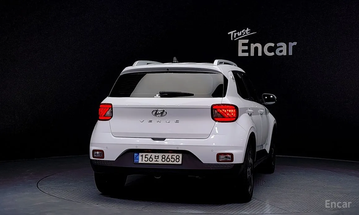 Фото 4 - Hyundai Venue