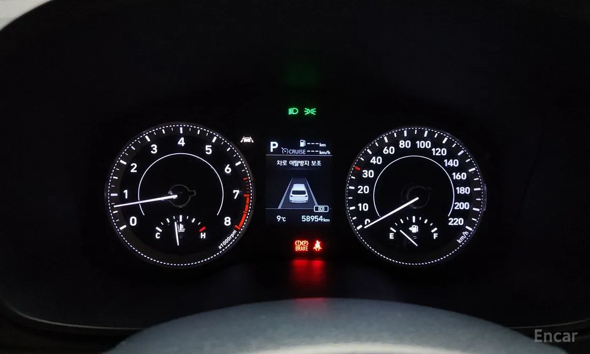 Фото 8 - Hyundai Venue