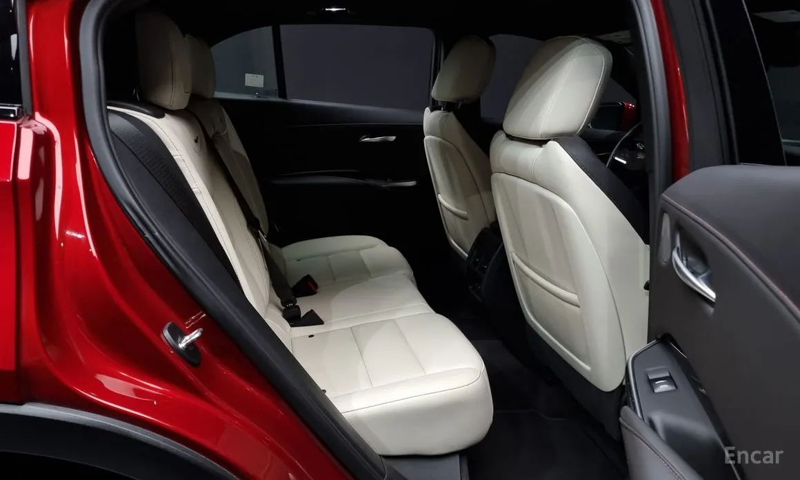 Фото 12 - Cadillac XT4