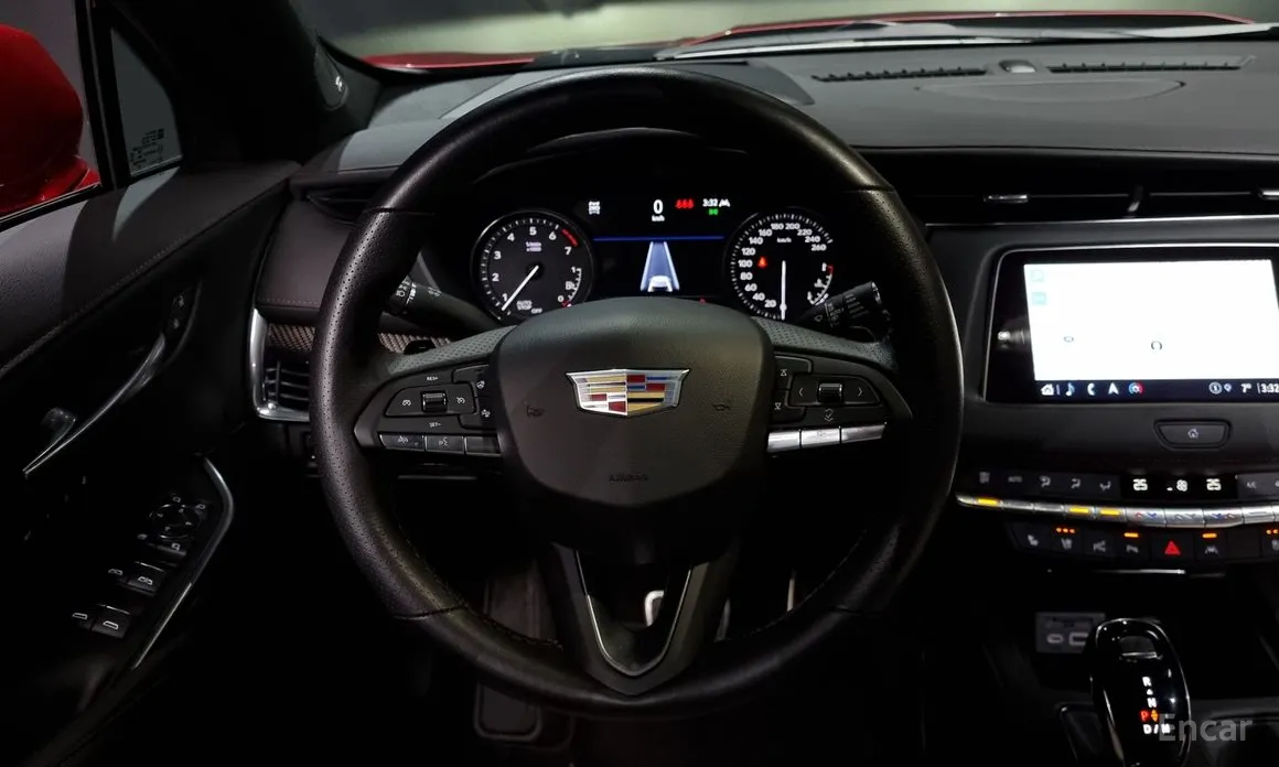 Фото 13 - Cadillac XT4