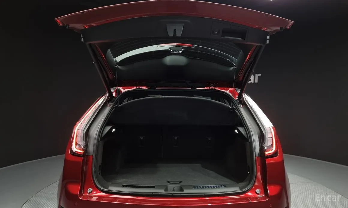 Фото 20 - Cadillac XT4