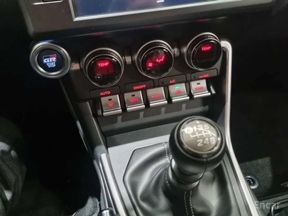 Фото 15 - Toyota 86