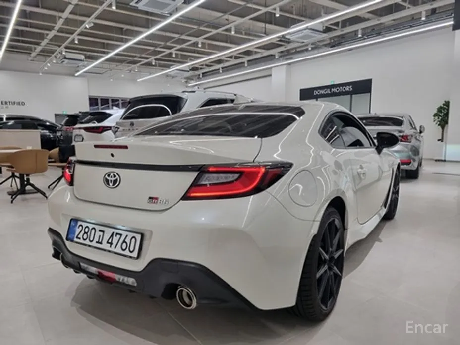 Фото 2 - Toyota 86