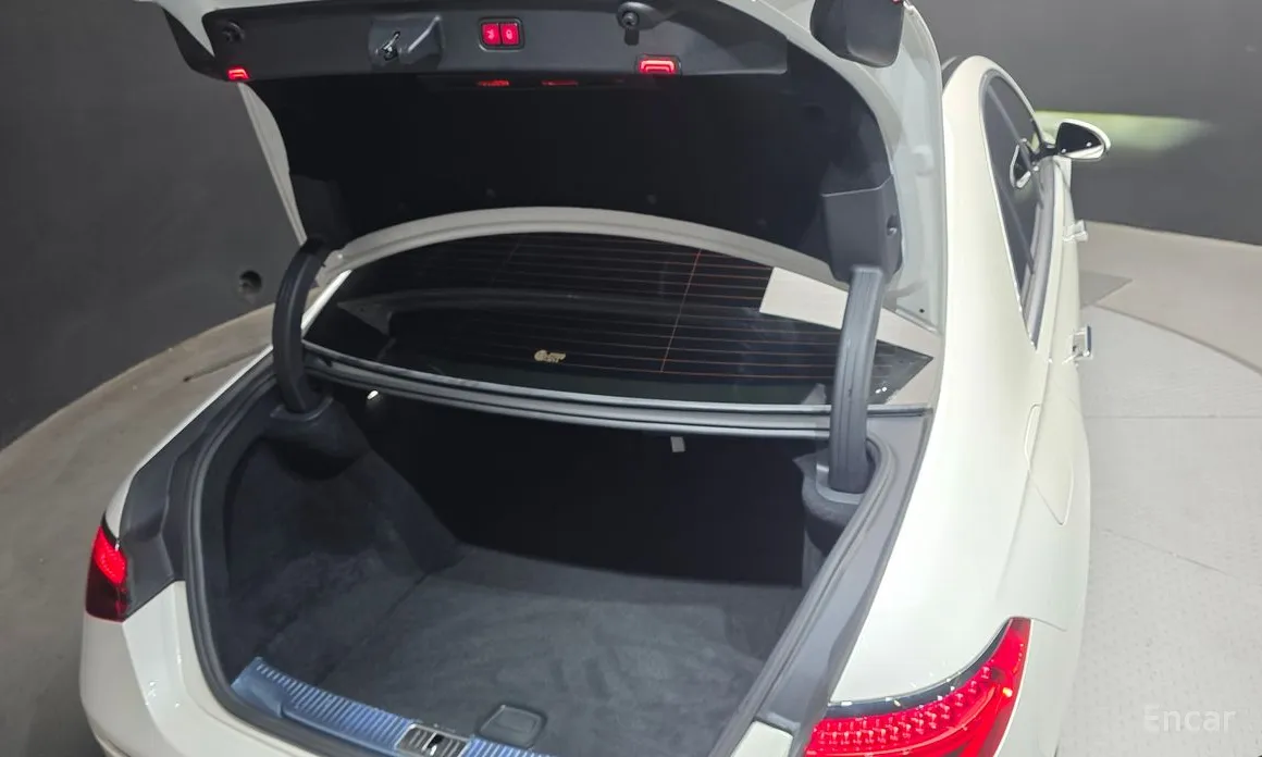 Фото 20 - Mercedes-Benz S-Class