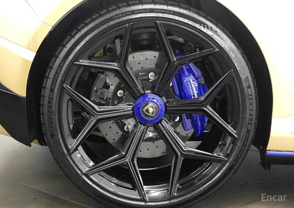 Фото 9 - Lamborghini Huracan