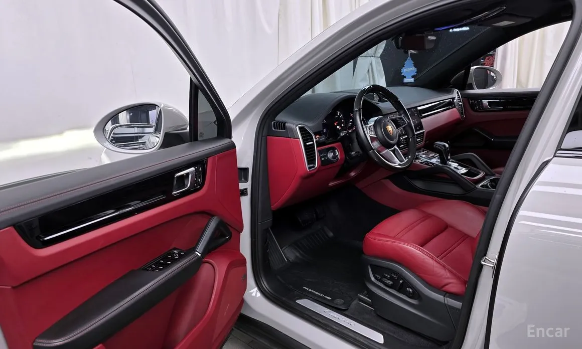 Фото 10 - Porsche Cayenne