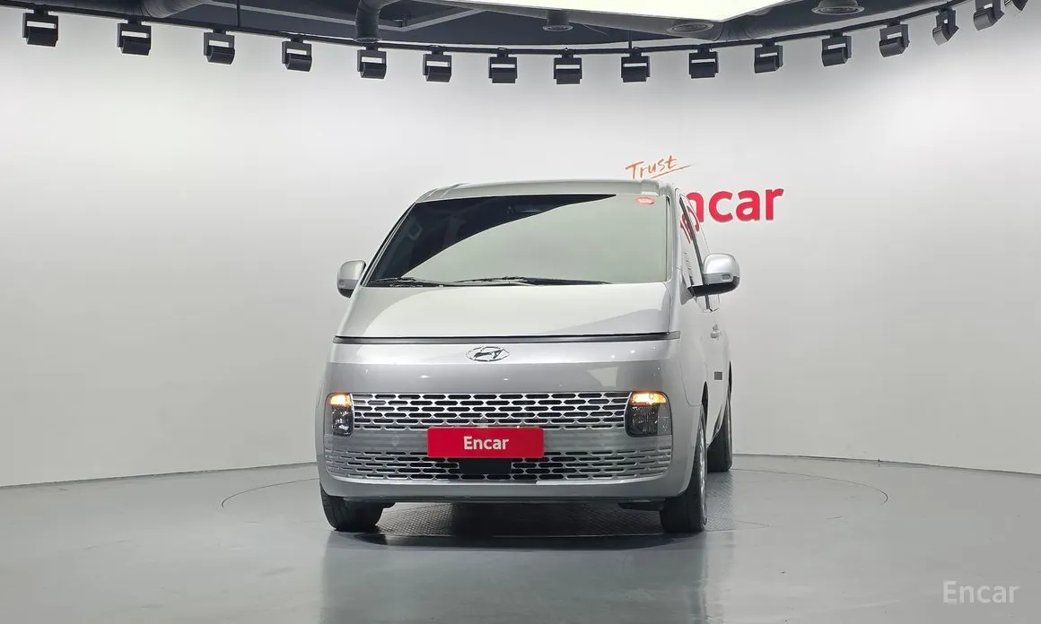 Фото 3 - Hyundai Staria