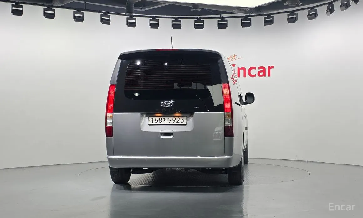 Фото 4 - Hyundai Staria