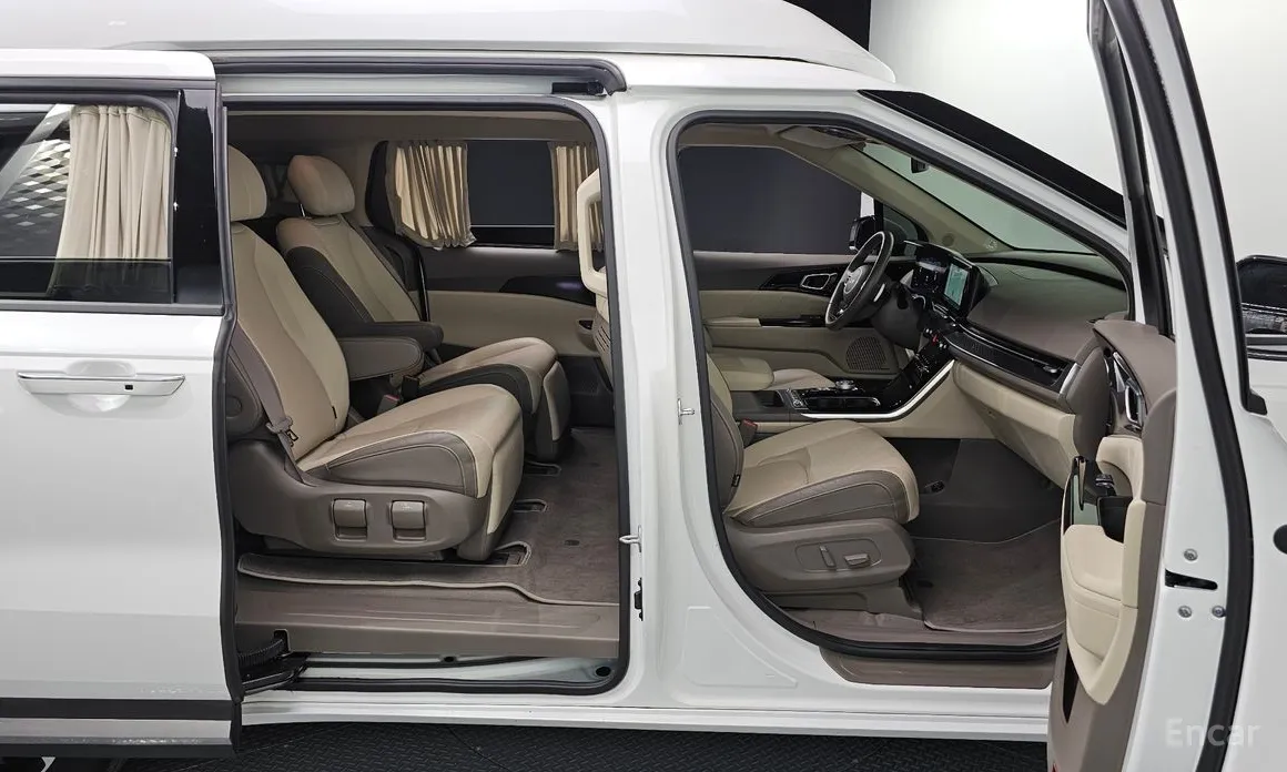 Фото 11 - Kia Carnival