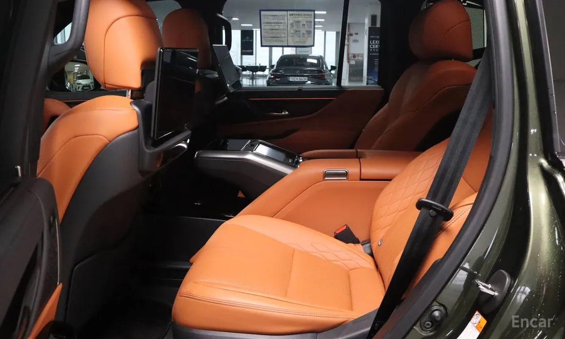 Фото 10 - Lexus LX