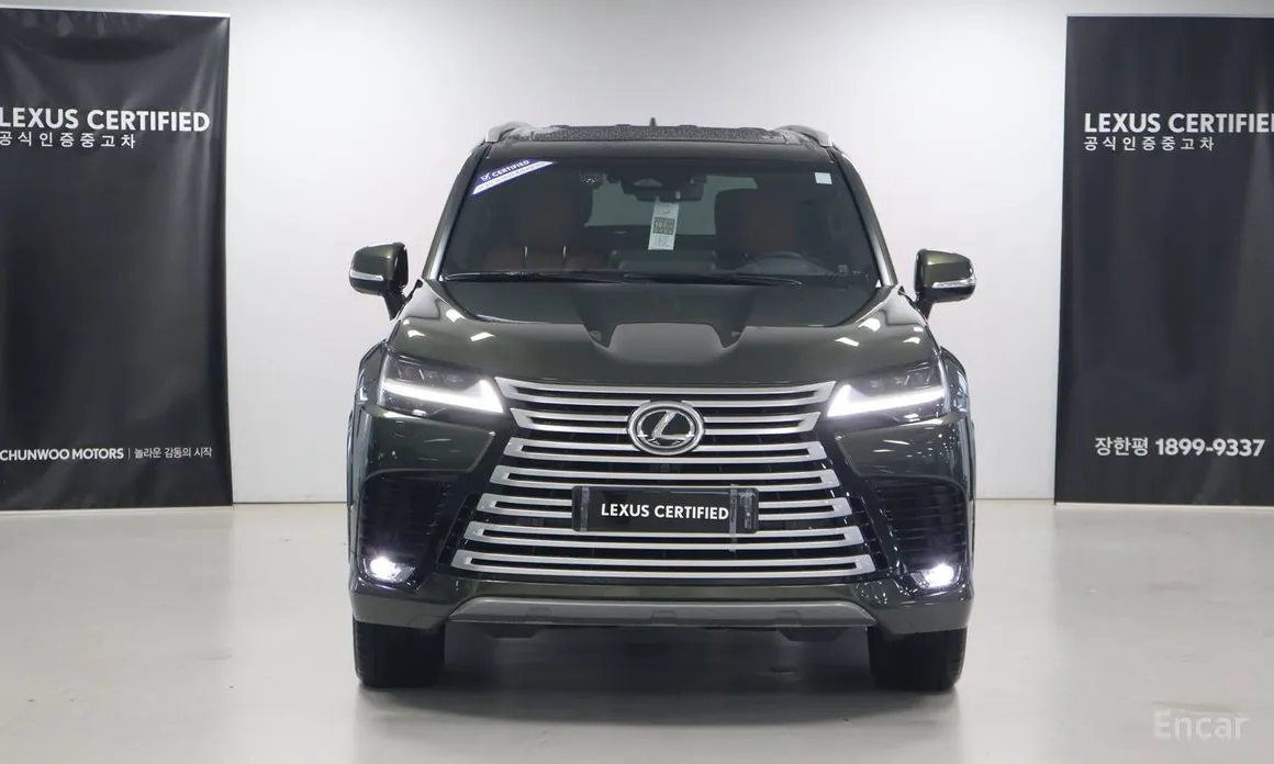 Фото 3 - Lexus LX