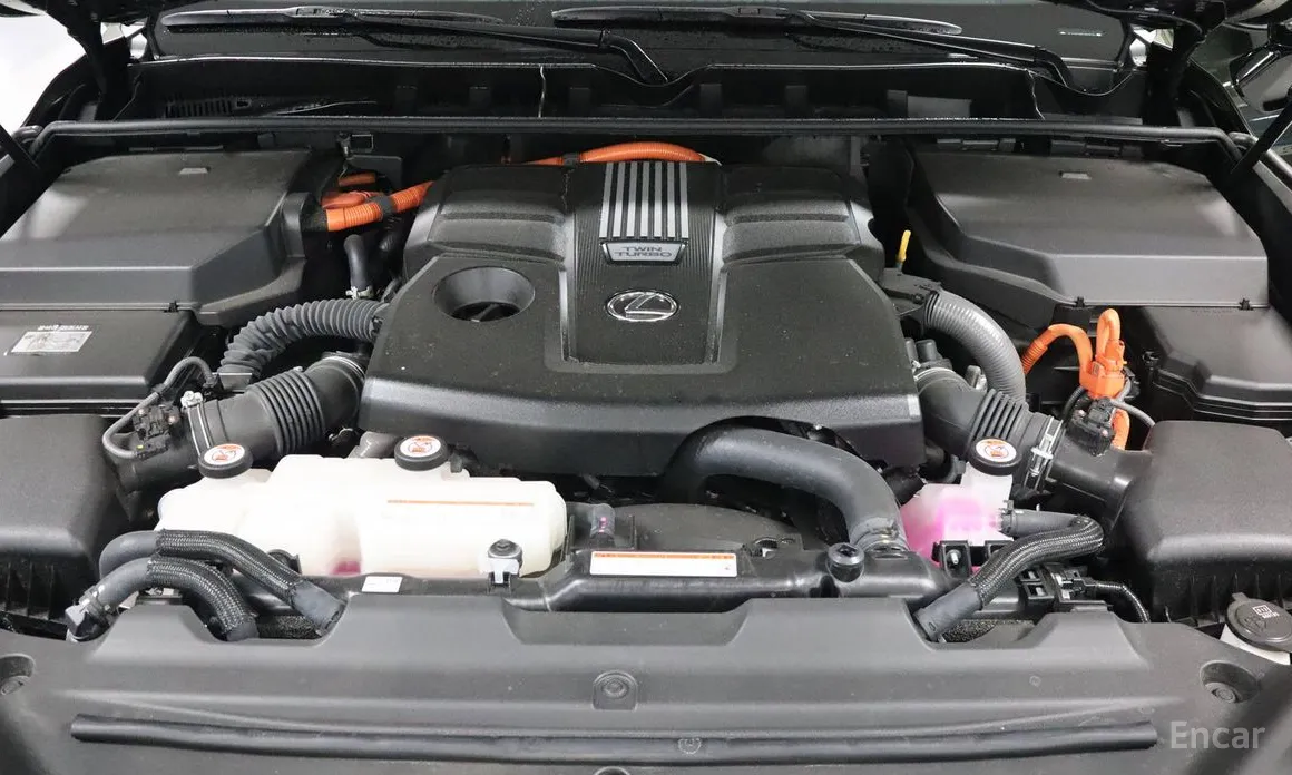 Фото 6 - Lexus LX