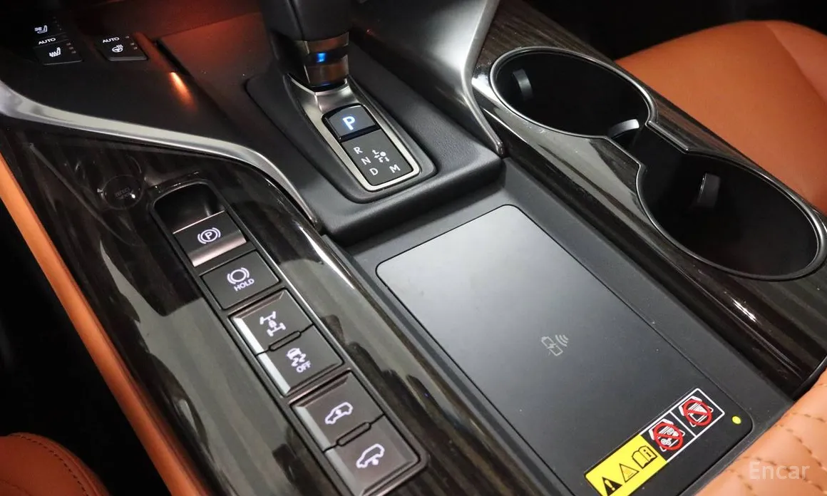 Фото 8 - Lexus LX