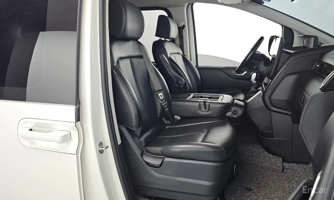 Фото 10 - Hyundai Staria