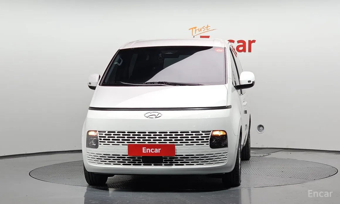 Фото 3 - Hyundai Staria