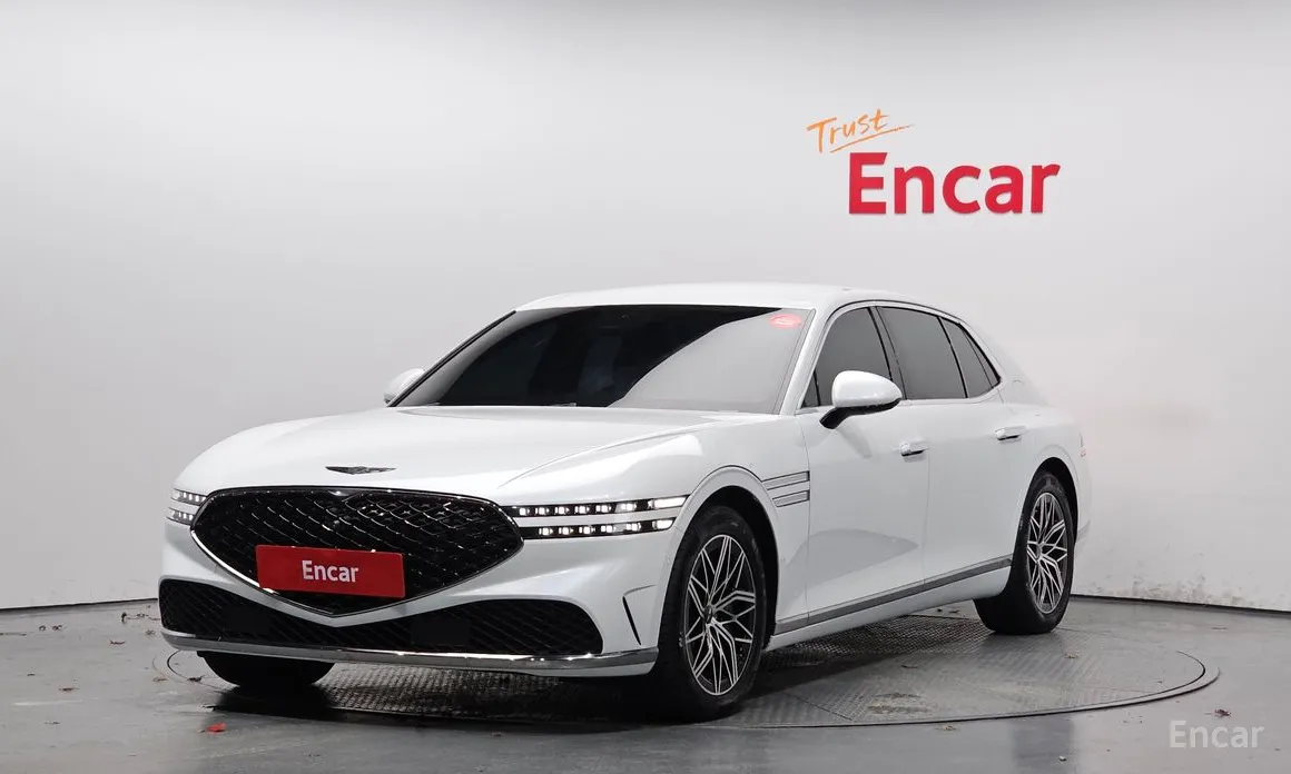 Фото 1 - Genesis G90