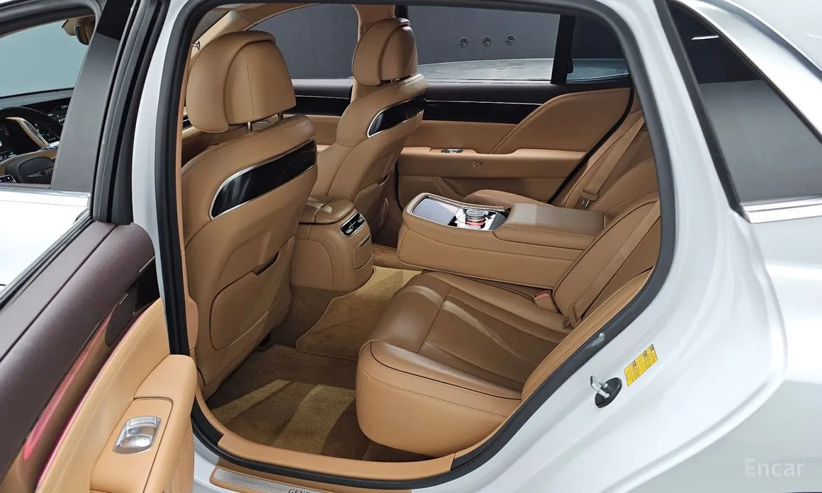 Фото 12 - Genesis G90