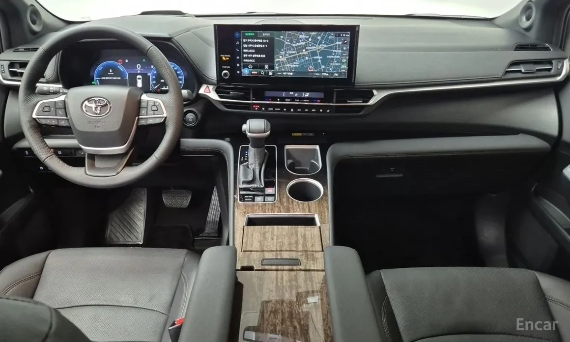 Фото 9 - Toyota Sienna