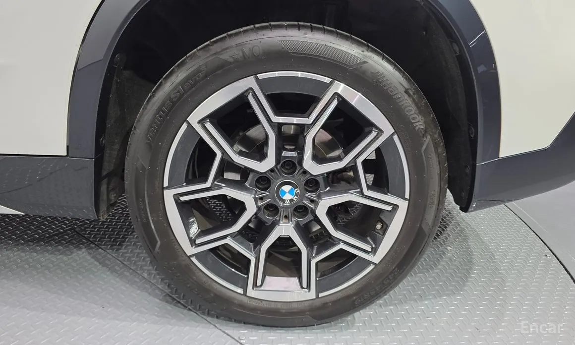 2023 BMW X1