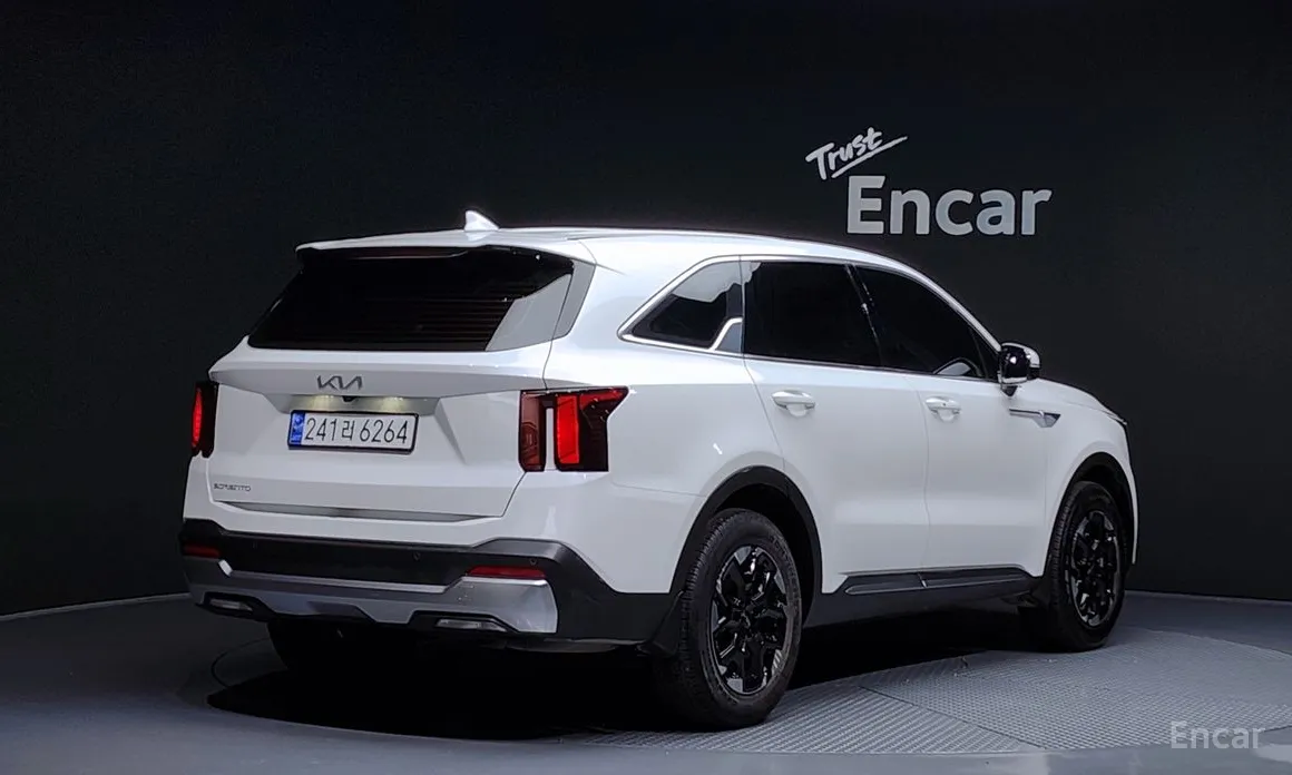 Фото 2 - Kia Sorento