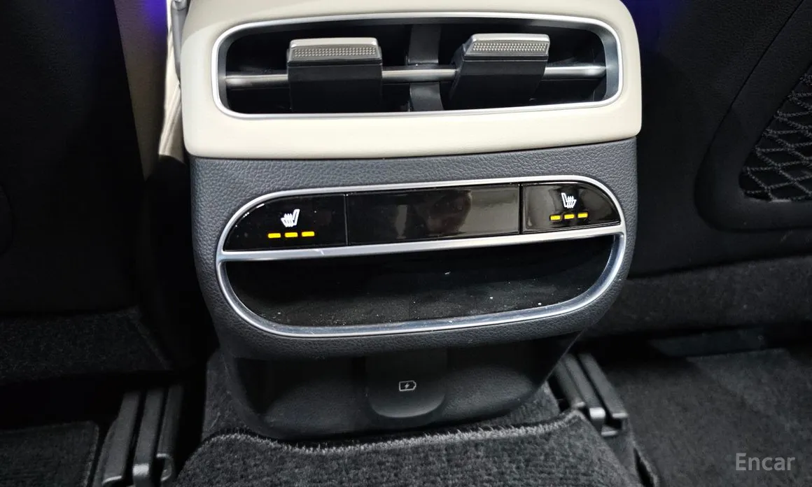 Photo 19 - Genesis GV70