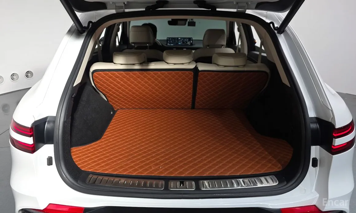 Photo 20 - Genesis GV70