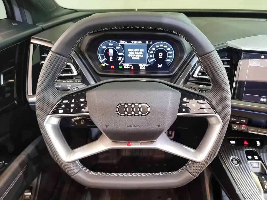 Фото 19 - Audi Q4 e-tron