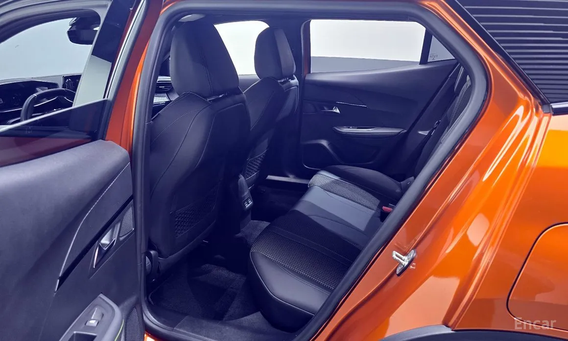 Фото 11 - Peugeot 2008