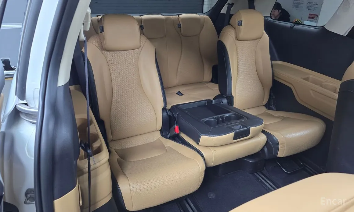 Фото 13 - Kia Carnival