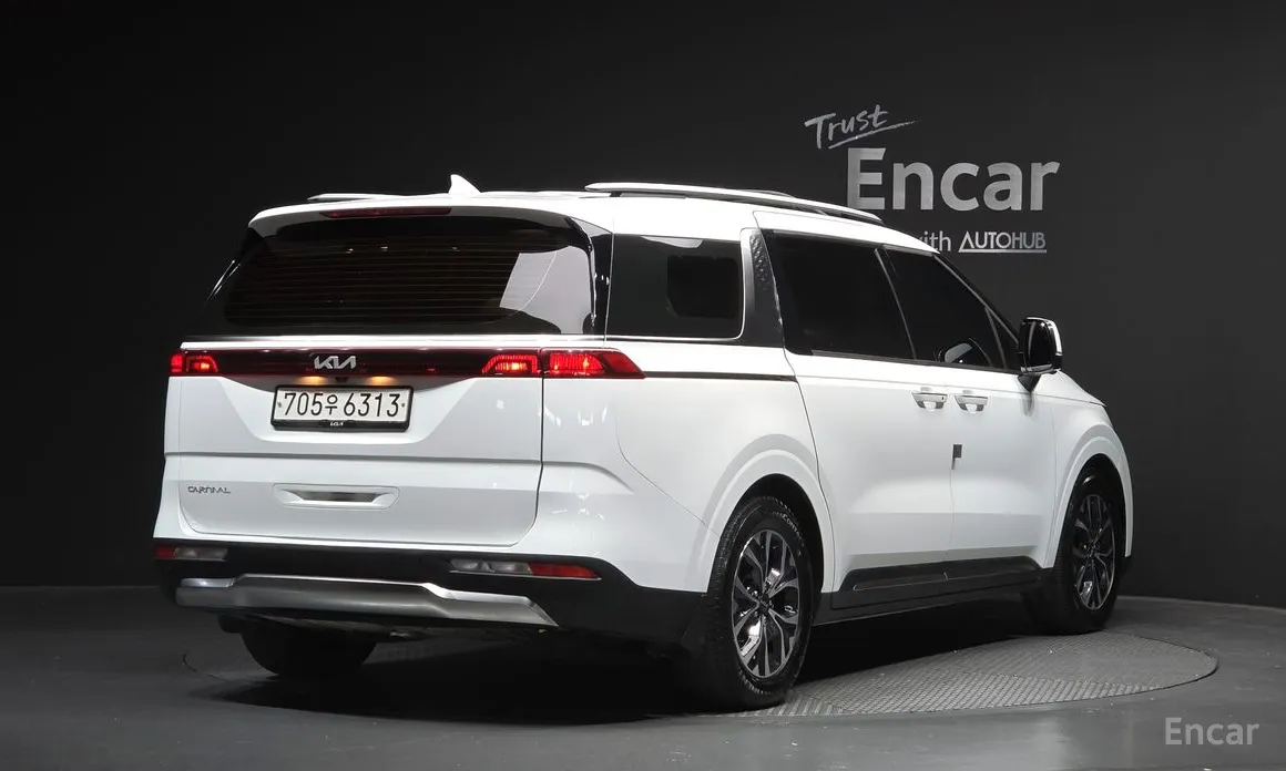 Фото 2 - Kia Carnival