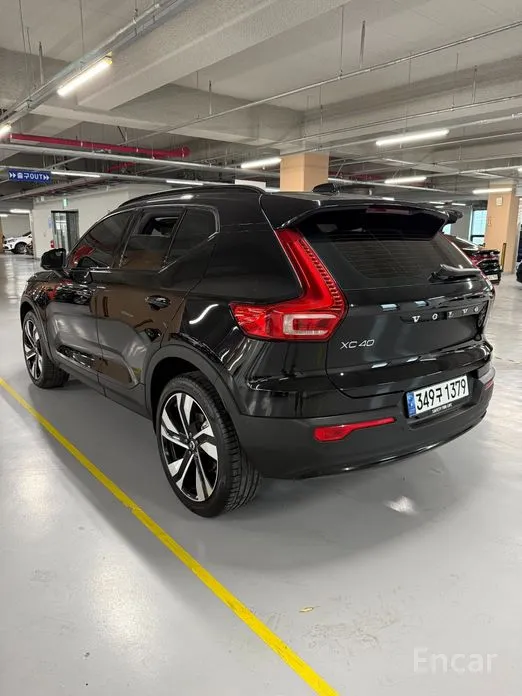 Фото 2 - Volvo XC40